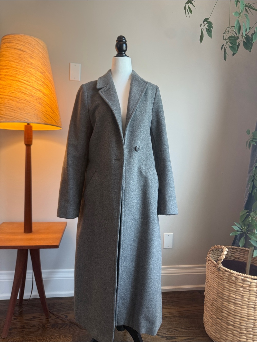 Babaton- AritziaWomen’s Long Gray Wool Blend Coat - Classic Single-Button Design